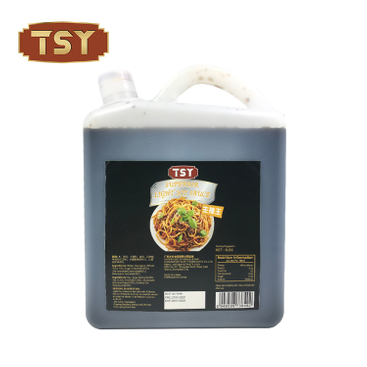 Gestoomde plastic fles zoute sojasaus